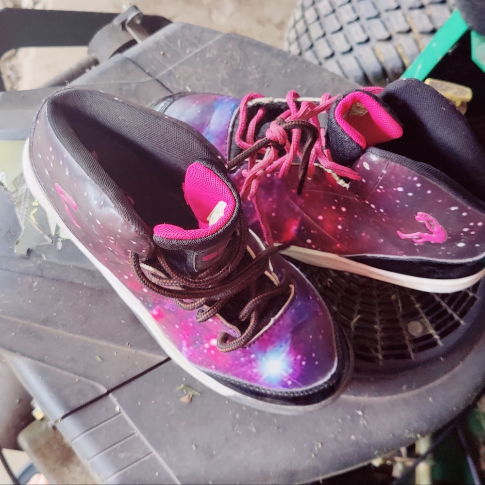 Women's SHAQ shoes